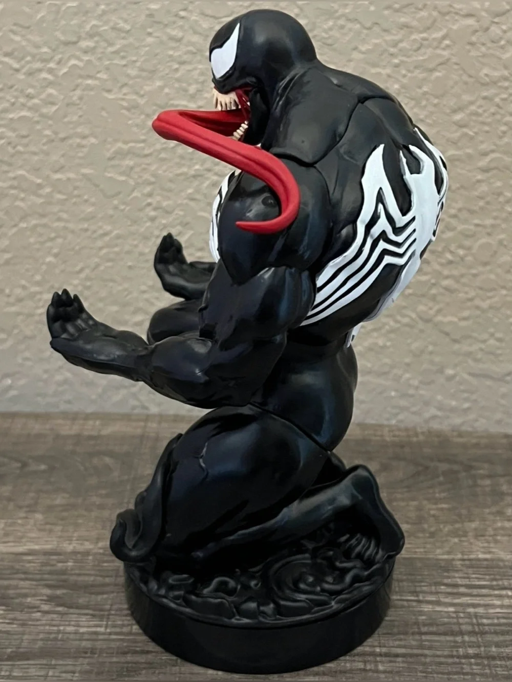 Venom Marvel Comics Cable Guy Gaming Controller Phone Holder Stand.